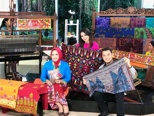 Kiprah Anna Mariana Sang Pelopor Tenun dan Songket Indonesia