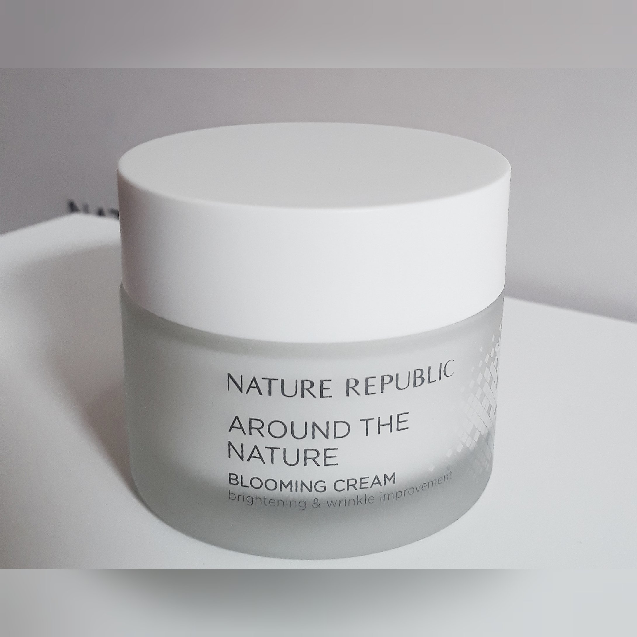 Gandeng Exo, Nature Republic Luncurkan 'Around The Nature'