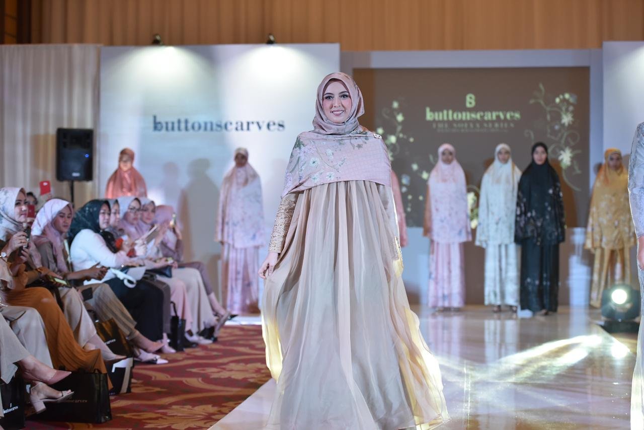 Buttonscarves Luncurkan Koleksi Raya 'The Sofya Series'