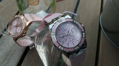 Ikonik dan Elegan, Intip Koleksi Terbaru Jam Tangan Guess