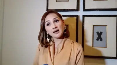 Pertama Coba Xela Rederm, Mona Ratuliu Langsung Jatuh Cinta