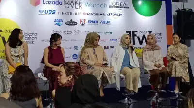 Gandeng Sarah Sofyan, Kami Tampilkan 16 Koleksi di Panggung Fashionlink