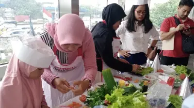Warna-warni Nasi Gurih Ramaikan Hari Ibu