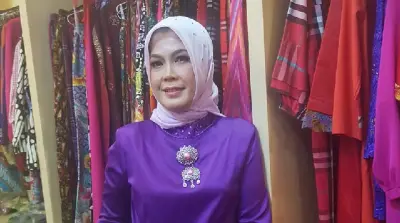 Rina Rien, Berkarya Lewat Rasa Cinta Pada Kain Nusantara