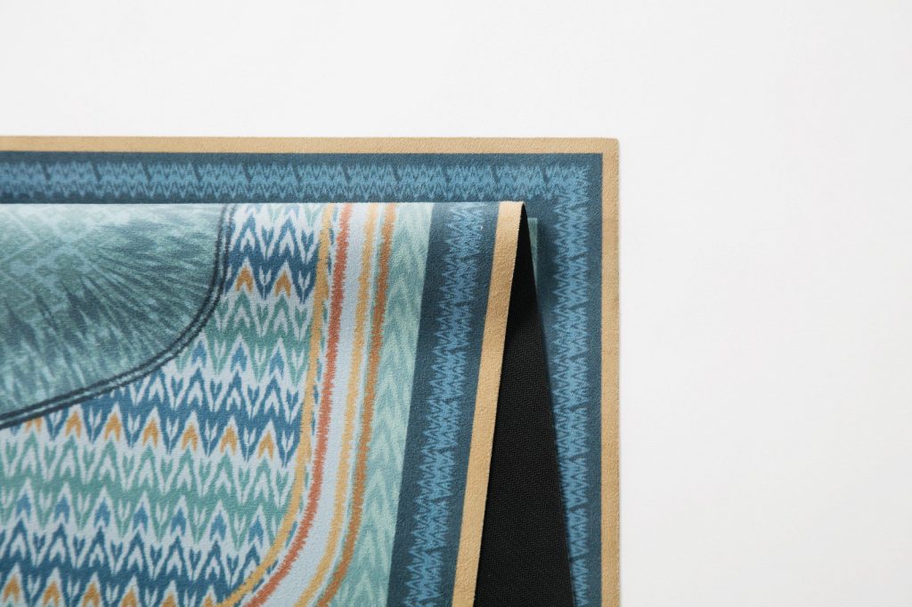 Keindahan Motif Tenun Ikat Indonesia Sebagai Sajadah Premiun 4 Keindahan Motif Tenun Ikat Indonesia Sebagai Sajadah Premiun