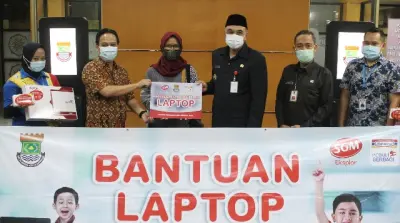 SGM Eksplor - Indomaret Salurkan 1.000 Paket Sarana Pendidikan