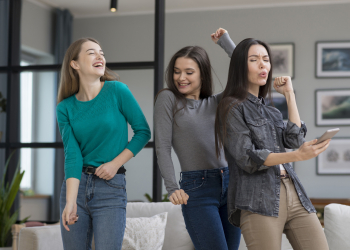 Agar Tidak Bosan Selama Pandemi Lakukan 4 Aktivitas Berikut di Rumah