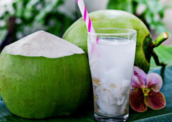 Jalan Ke Bandung, Yuk Cicipi Kuliner Es Kelapa Kang Didi