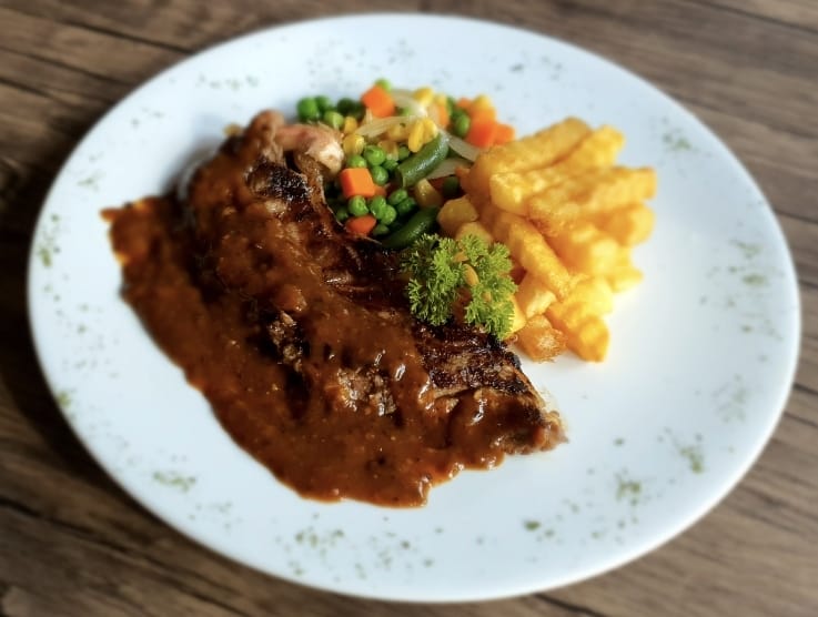 Cafe btw, Tongkrongan Asyik Buat Anak Muda di Jakarta Timur