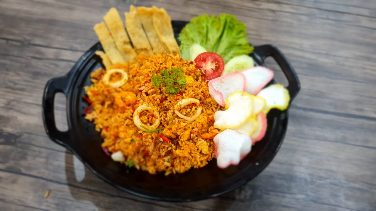 Cafe btw, Tongkrongan Asyik Buat Anak Muda di Jakarta Timur