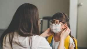Happy Weekend! Ini 7 Tips Isi Waktu Libur di Akhir Pekan Hempas Suntuk 4 isi waktu libur dengan membantu orang - Womanindonesia.co.id