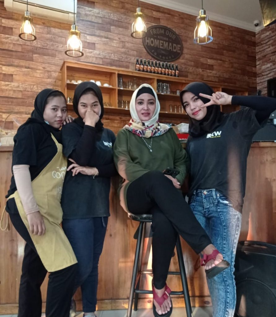 Cafe btw, Tongkrongan Asyik Buat Anak Muda di Jakarta Timur