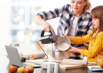Melibatkan Anak di Dapur untuk Menjalin Kedekatan dengan Anak
