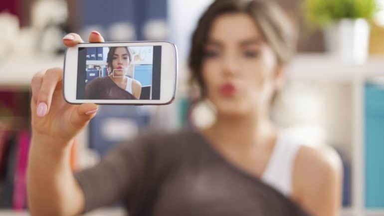 Hal yang Harus Kamu Perhatikan Ketika Kencan Online 3 Hal yang Harus Kamu Perhatikan Ketika Kencan Online