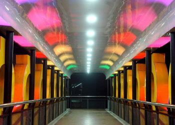 Indahnya Kerlap-Kerlip Lampu Jembatan Penyebrangan Kawasan Senen