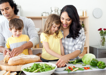 Agar Tidak Mati Gaya, Simak Ide Seru Bersama si Kecil di Rumah