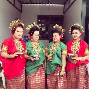 Baju-baju Tradisional Indonesia Yang Terkenal