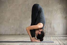 Tips Menghilangkan Stres Dengan Melakukan Beberapa Gerakan Yoga 6 Foto doc.iStock/poseforward band