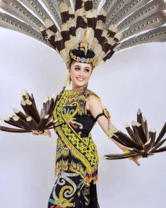 Baju-baju Tradisional Indonesia Yang Terkenal 11 Baju-baju Tradisional Indonesia Yang Terkenal