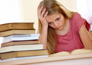 Kenali Anak Stress Karena Terlalu Banyak Belajar