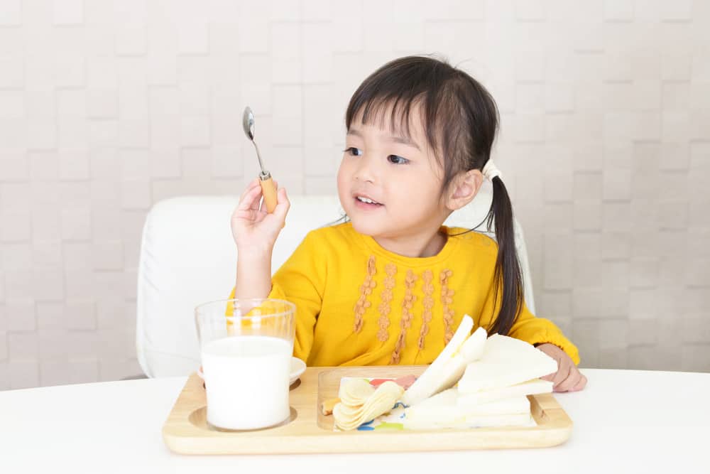 Asupan Nutrisi yang Dibutuhkan Sesuai Perkembangan Umur 4 Asupan Nutrisi yang Dibutuhkan Sesuai Perkembangan Umur