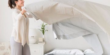 Seberapa Sering Anda Harus Mencuci Seprai?