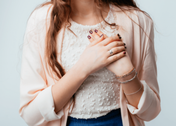 Payudara Terasa Nyeri Ketika PMS, Apakah Normal?