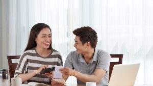 Mengatur Perencanaan Keuangan Bersama Pasangan Agar Tak Menjadi Pertengkaran 2 Mengatur Perencanaan Keuangan Bersama Pasangan Agar Tak Menjadi Pertengkaran