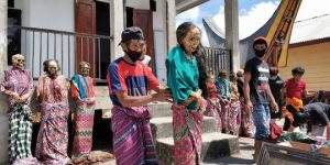 Hari Masyarakat Adat Internasional: Berbagai Jenis Upacara Adat yang Terkenal di Indonesia 4 Hari Masyarakat Adat Internasional: Berbagai Jenis Upacara Adat yang Terkenal di Indonesia