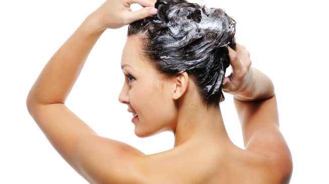 5 Tips Merawat Rambut yang Tepat Ala Rumahan 2 5 Tips Merawat Rambut yang Tepat Ala Rumahan