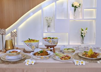 Hari Batik Nasional: Tupperware Gandeng Anne Avantie Hadirkan Koleksi Batik Sekar Jagad_womanindonesia.jpg