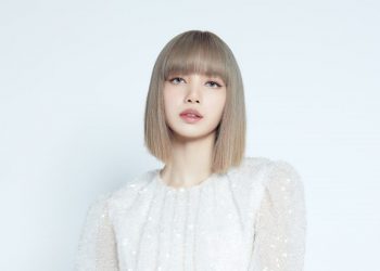 Lisa BLACKPINK Memulai Lagu Debut Solonya