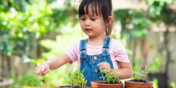 Cara Melatih Anak Agar Belajar Mencintai Lingkungan Sejak Dini