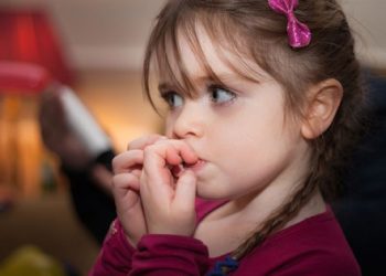 Perilaku Anak yang Sering Menggigit Kuku Apa Penyebabnya?