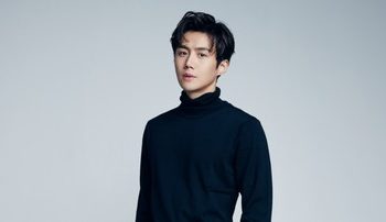 Kim Seon Ho Akan Membintangi Film Pertamanya ‘Sad Tropics’