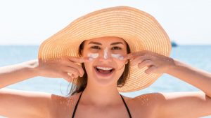 Catat! Ini 5 Kesalahan saat Pakai Serum Vitamin C 3 Serum - Womanindonesia.co.id