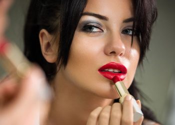 Mengenal Karakter Perempuan dari Warna Lipstik yang Dipakainya