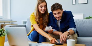 10 Langkah Mengatur Keuangan Bagi Pasangan Baru Menikah