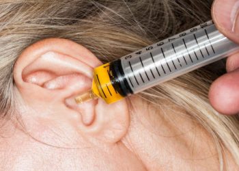 3 Cara Aman Membersihkan Kotoran Telinga_Womanindonesia.jpg