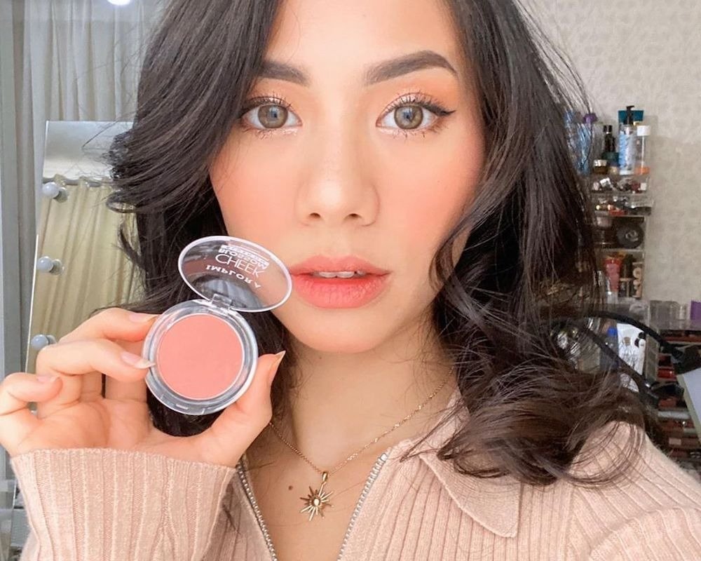 4 Makeup yang Tepat untuk Kencan di Malam Hari_Womanindonesia.jpg
