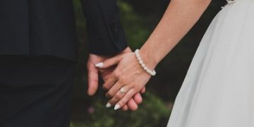 4 Tips Mempertahankan Hubungan di Awal Pernikahan