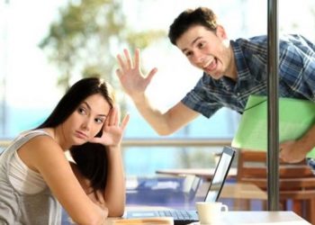 4 Trik Jitu Mengatasi Mantan yang Sering Mengganggu Anda_Womanindonesia.jpg