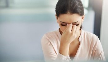 Benarkah Ketika Kepala Pusing Asupan Gula Darah Rendah_Womanindonesia.jpg