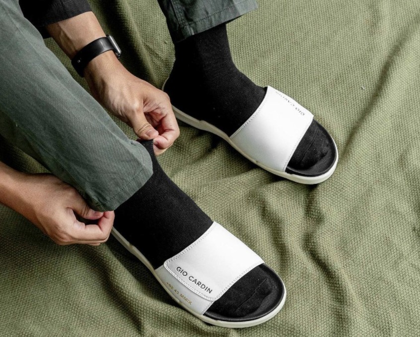 Ini Empat Tipe Sepatu dan Sandal yang Wajib Dimiliki Pria 5 Ini Empat Tipe Sepatu dan Sandal yang Wajib Dimiliki Pria_Womanindonesia.jpg