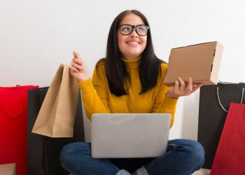 Jangan Kalap, 4 Trik Jitu Belanja Online_Womanindonesia.jpg