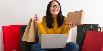 Jangan Kalap, 4 Trik Jitu Belanja Online_Womanindonesia.jpg