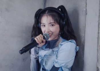 Jiwoo JYP Mengcover Me, Myself & I_womanindonesia.jpg