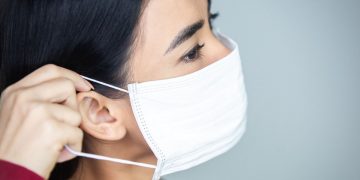 Memakai Masker Terlalu Lama Bisa Merusak Kecantikan Kulit Wajah_Womanindonesia.jpg