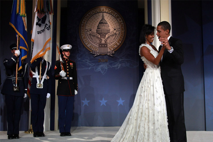Mengintip 5 Gaya Hubungan Pernikahan Michelle Obama 2 Mengintip 5 Gaya Hubungan Pernikahan Michelle Obama_Womanindonesia.jpg