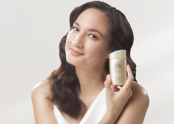 Nadine Chandrawinata Ajak Perempuan Rajin Pakai Sunscreen